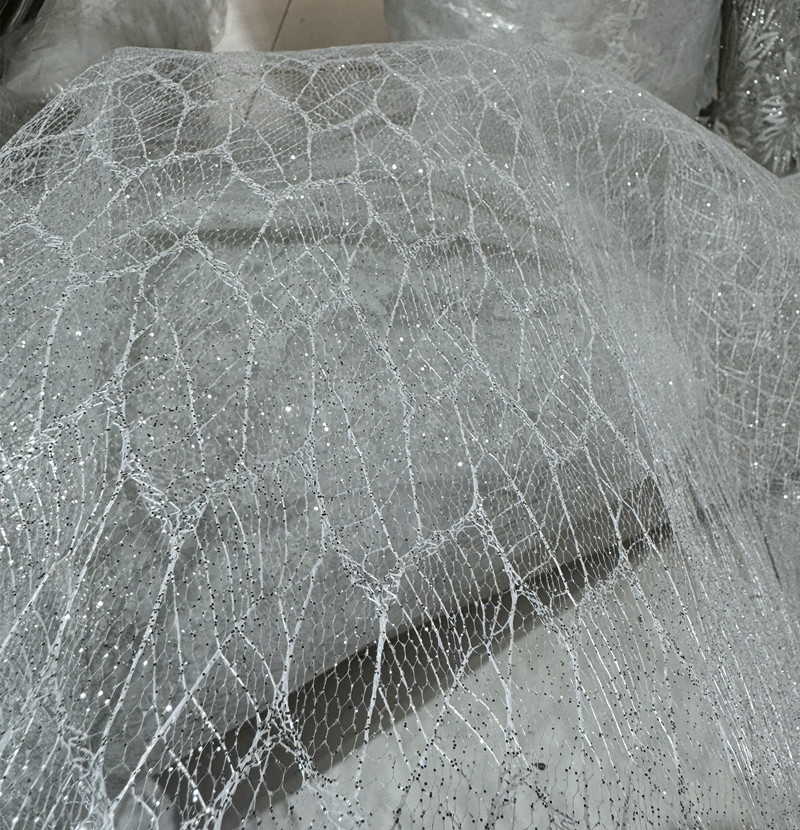 Crystal Mesh Fabric - シルバーメッシュのきらびやかな石,透明な糸,スプレーシルバーの粉末,不規則なプリント,結婚式のドレスの生地
