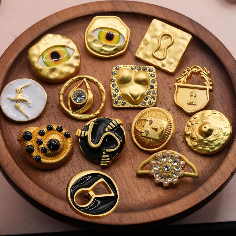 ヴィンテージメタルボタン ハート型 アーティスティックアイデ - Embellish Craft のレビューと価格