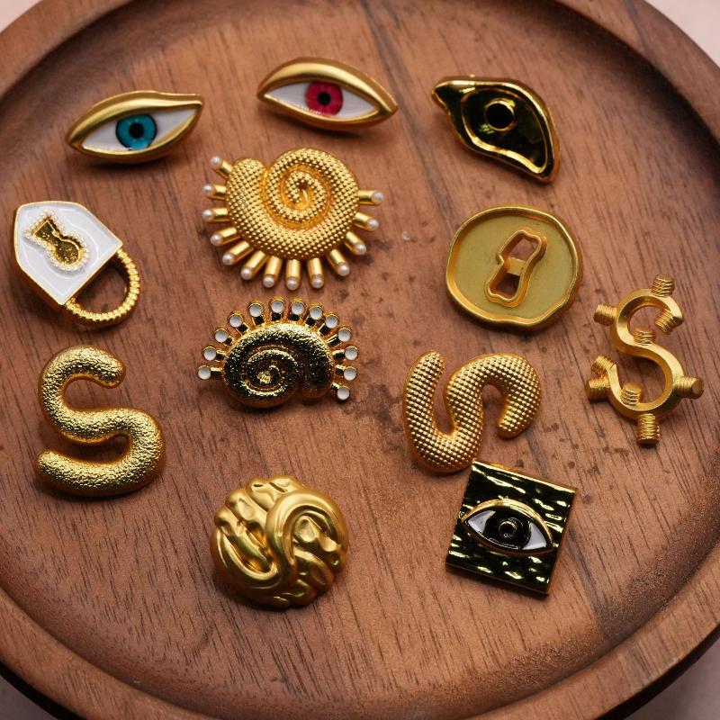 ヴィンテージメタルボタン ハート型 アーティスティックアイデ - Embellish Craft のレビューと価格