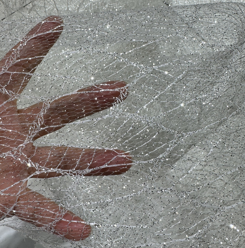 シルバーメッシュのきらびやかな石,透明な糸,スプレーシルバー - Crystal Mesh Fabric のレビューと価格